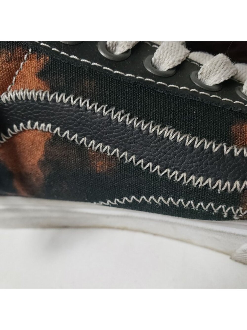 Vans Leather Metal Spiked Low Top Lace Up Sneakers Black/Red Plaid RARE - Picture 10 of 15